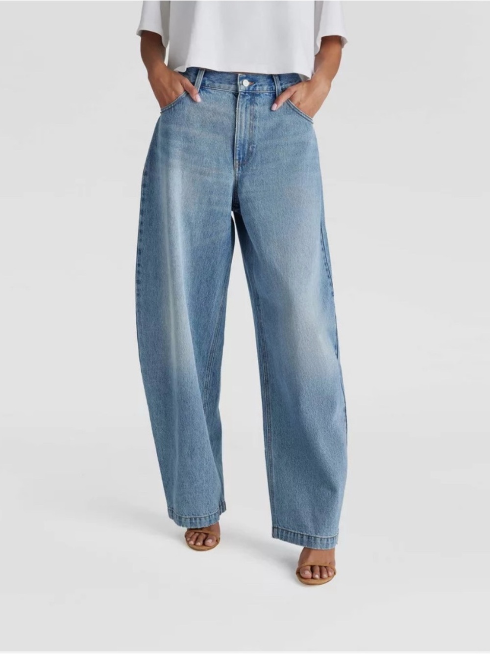 KBB by KAHLANA Women's Mid-Rise 'The Barrel Leg Jean' - Vintage Wash- size 4 NWT